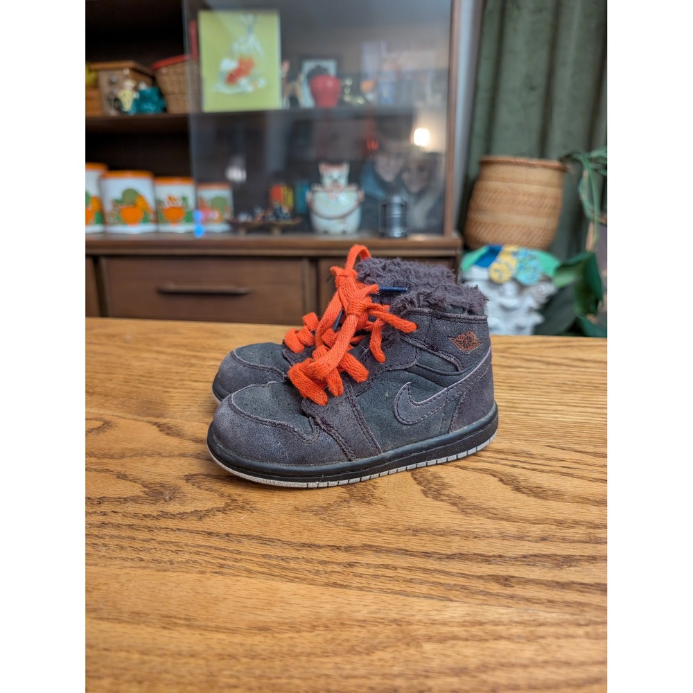 Nike Air Jordan 1 Mid Winterized Toddler Shoes Grey Orange Suede Faux Fur Lining